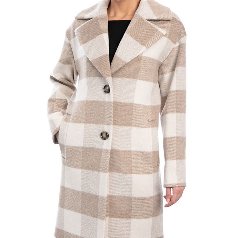 MICHAEL KORS lightly worn A few times (clean) like New Very warm coat